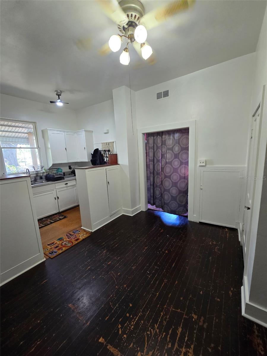 605 S Jackson Ave Property Photo 8