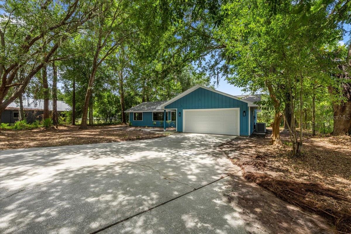 2907 S Skyline Dr Property Photo 2