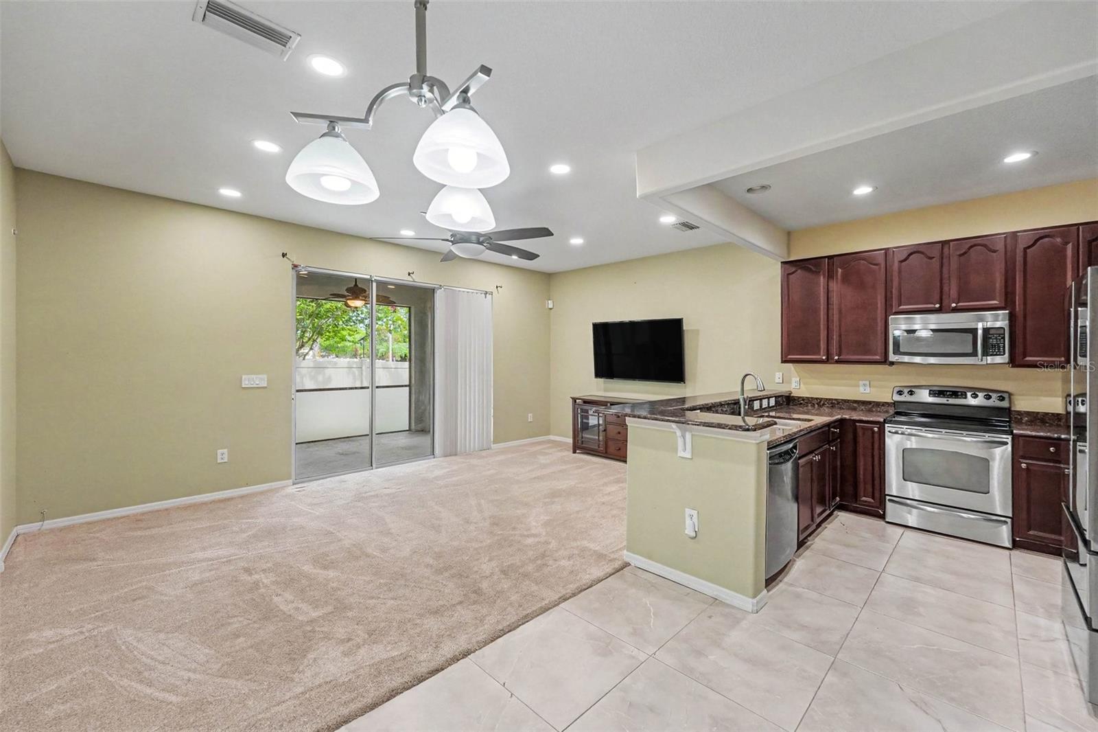 6938 46th Way N Property Photo 3