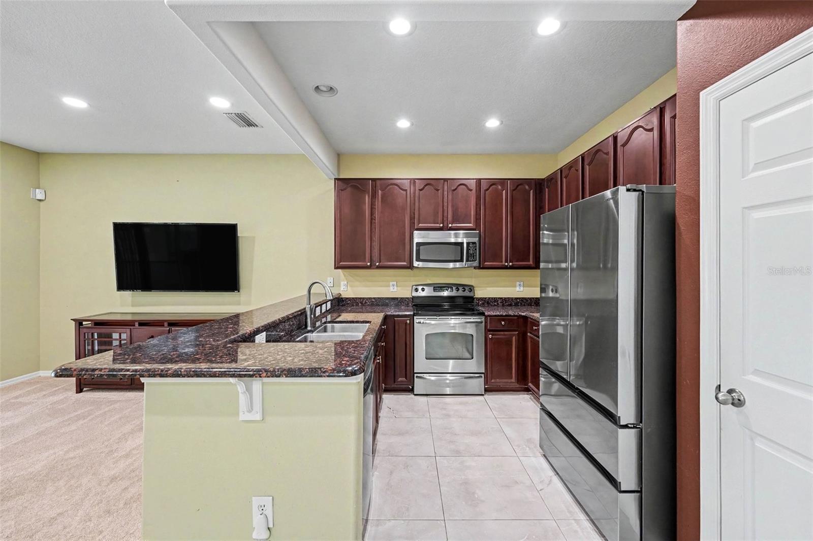 6938 46th Way N Property Photo 4