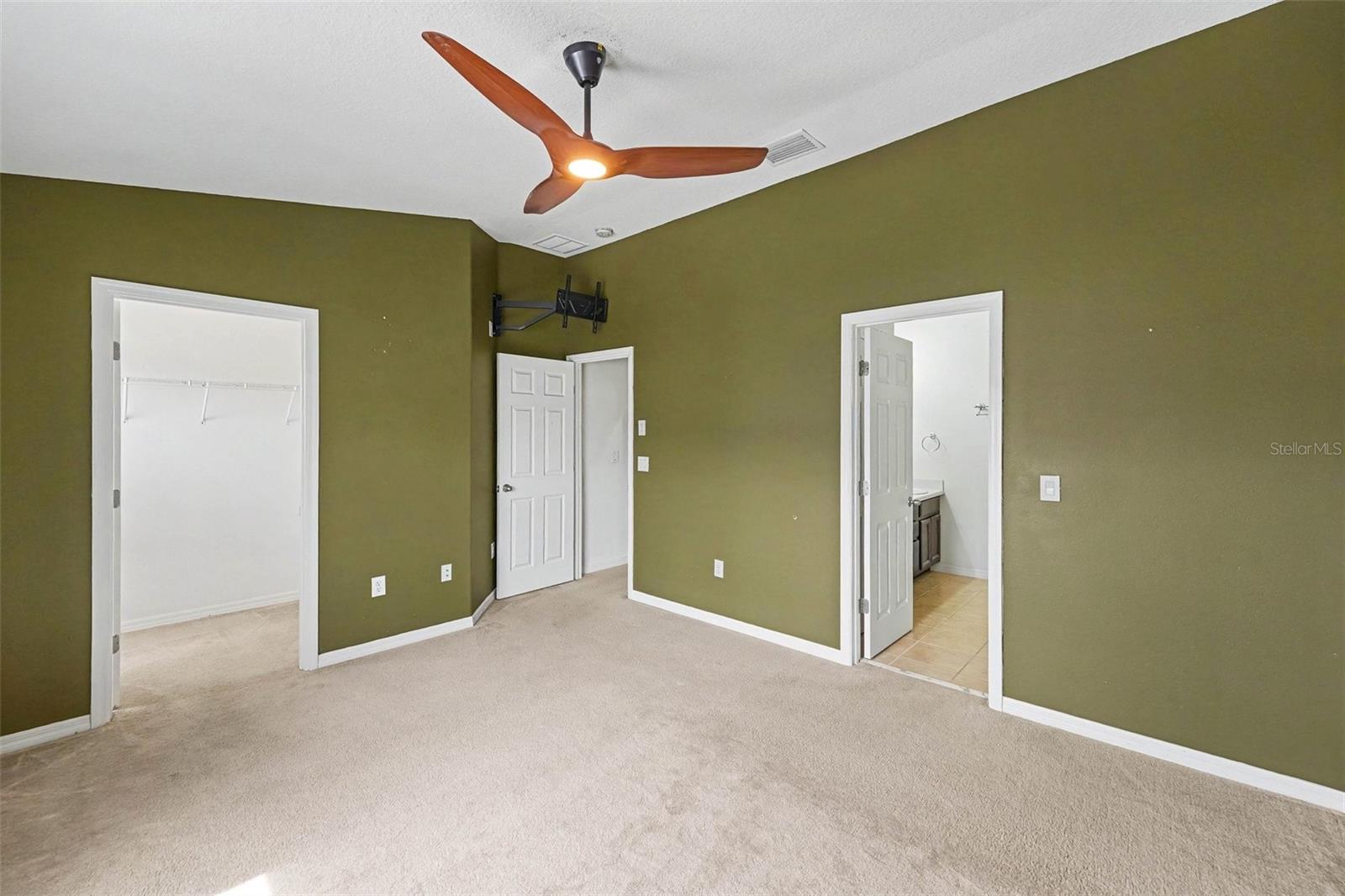 6938 46th Way N Property Photo 6