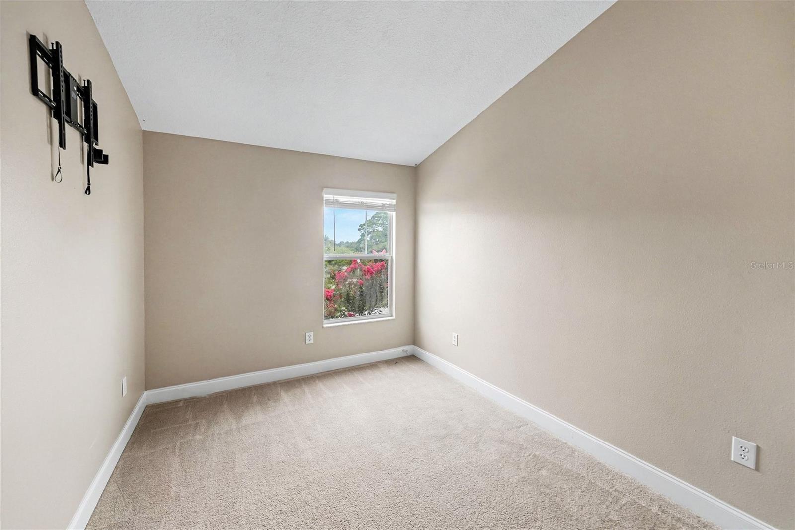 6938 46th Way N Property Photo 10