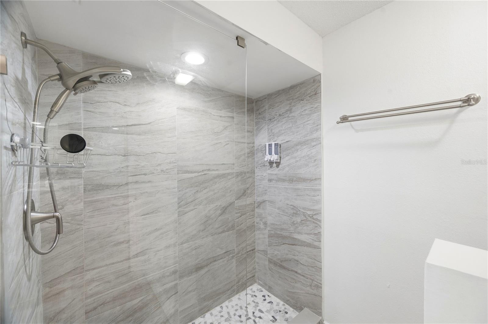 14207 Ashburn Pl Property Photo 35
