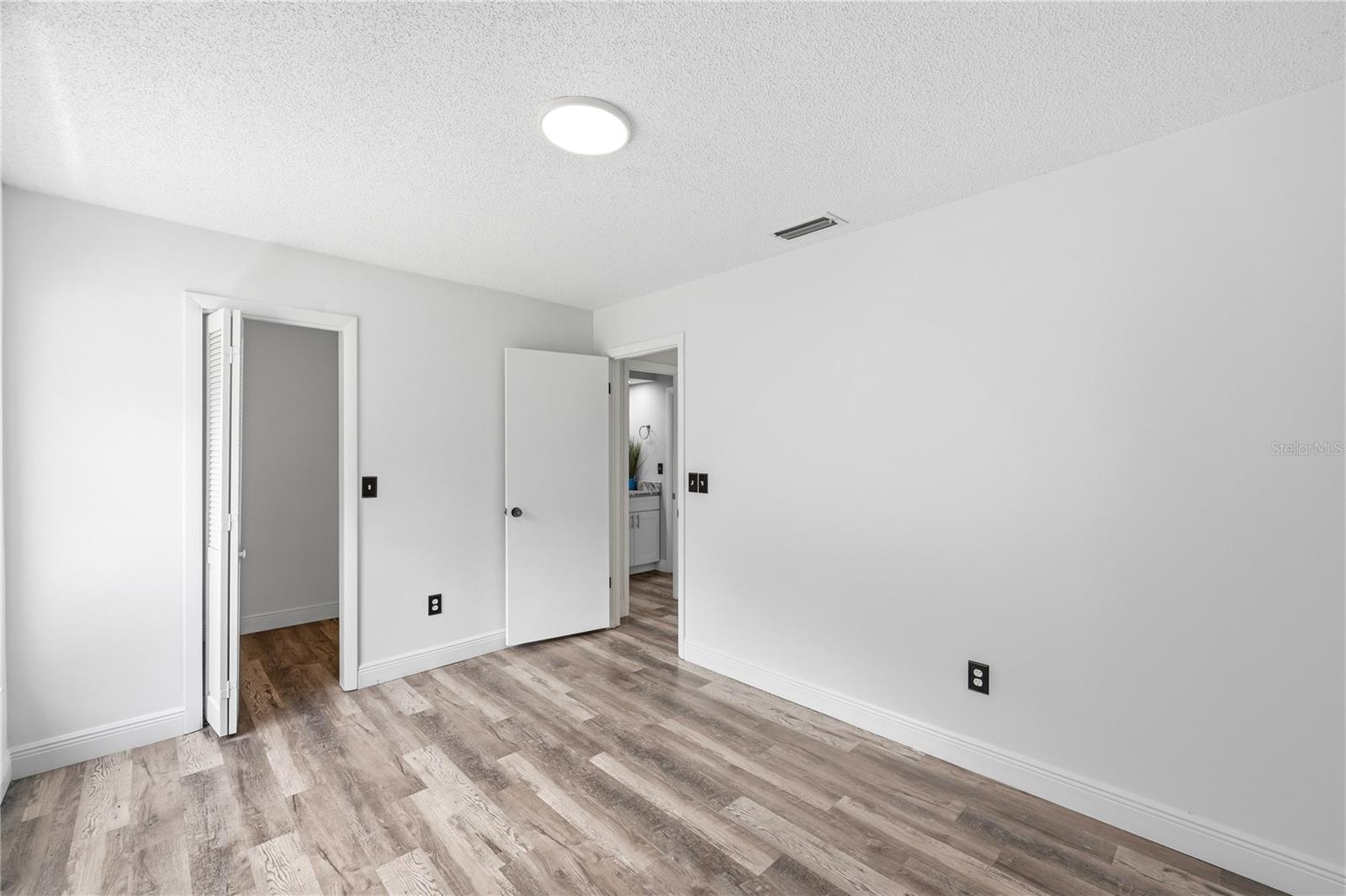 14207 Ashburn Pl Property Photo 45