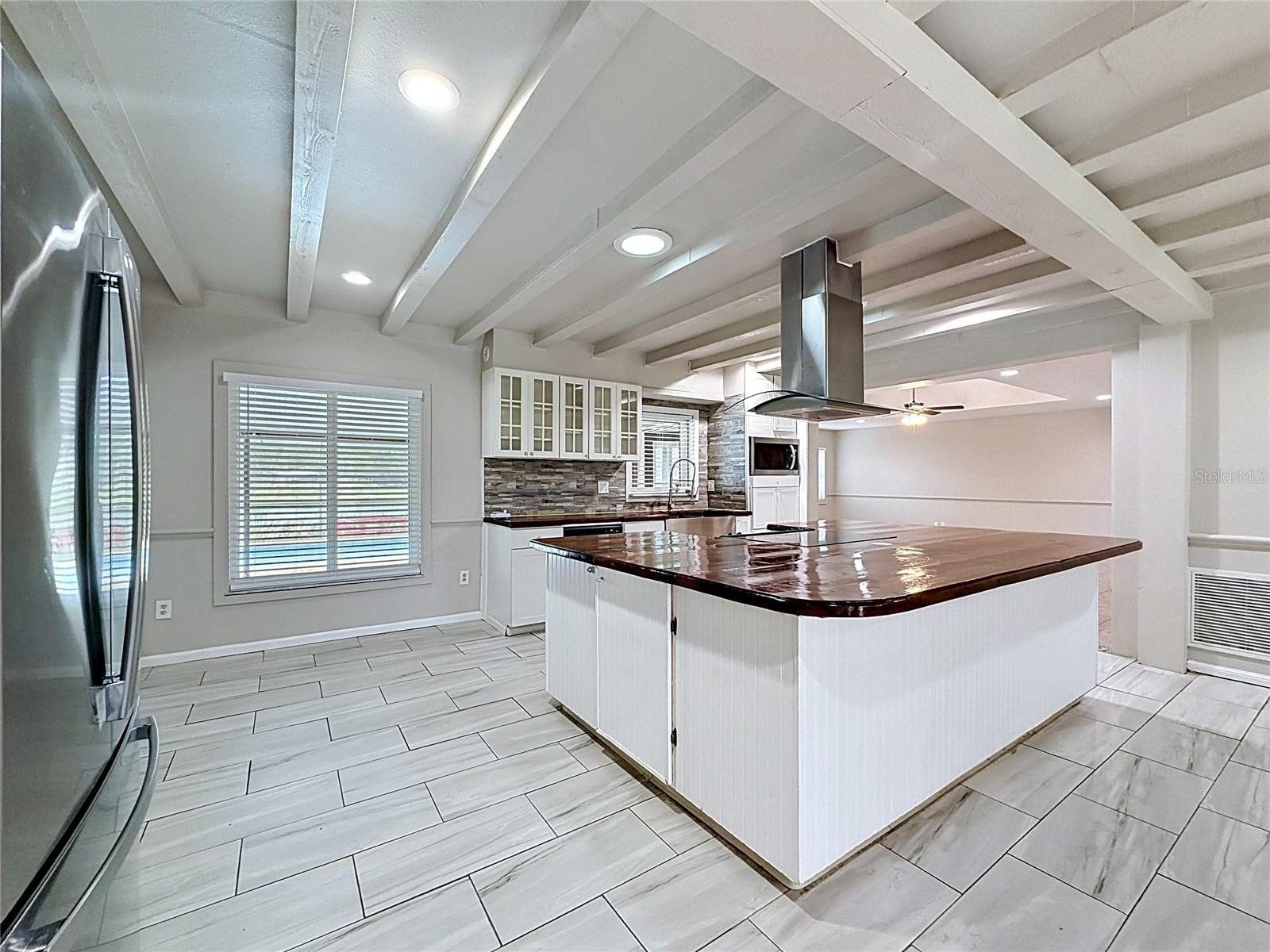 912 Shangri La Dr Property Photo 15