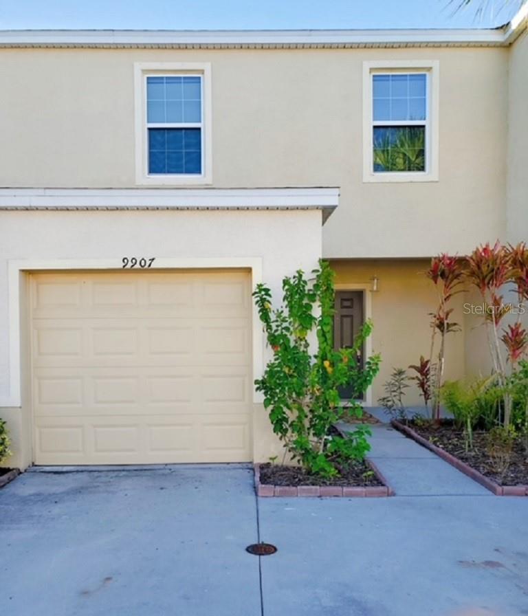 9907 HOUND CHASE DR Property Photo 1