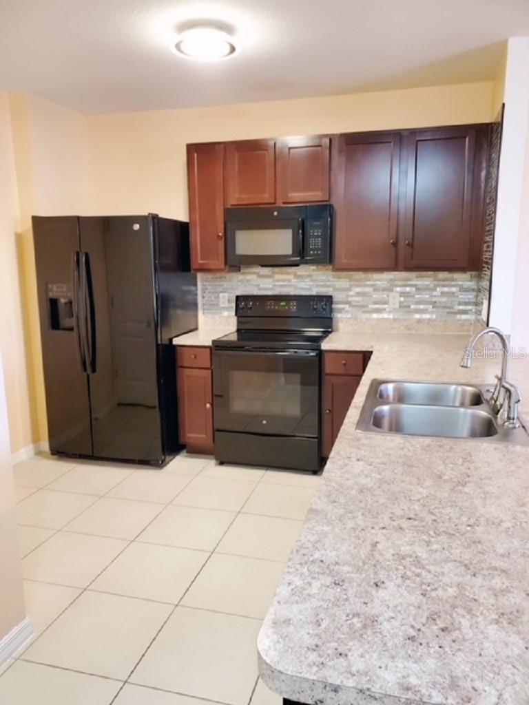 9907 Hound Chase Dr Property Photo 8