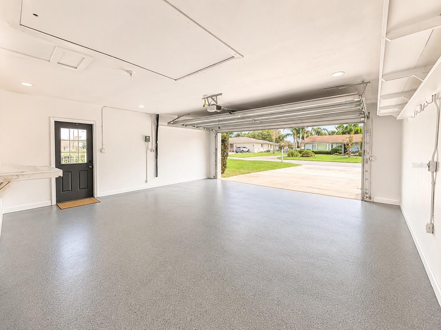 810 Allamanda Dr Property Photo 29