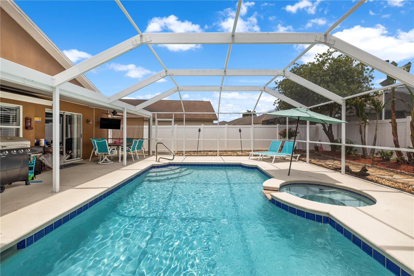22741 Roderick Dr Property Photo 2