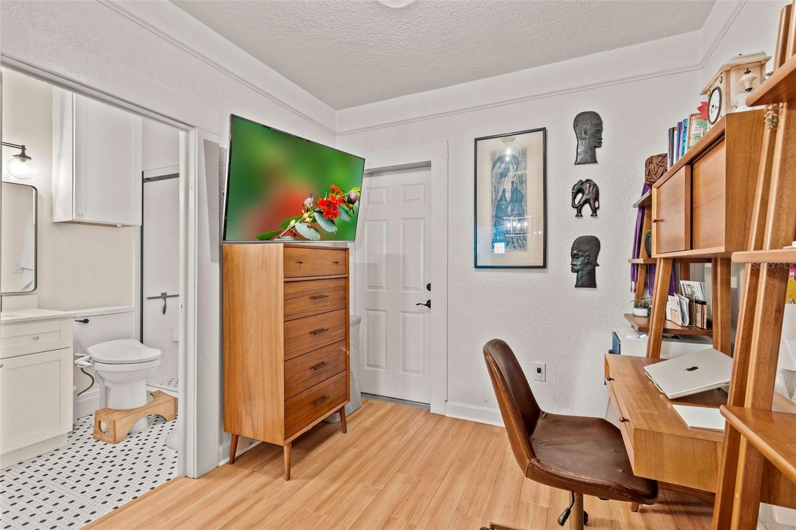 211 S Albany Ave Property Photo 20