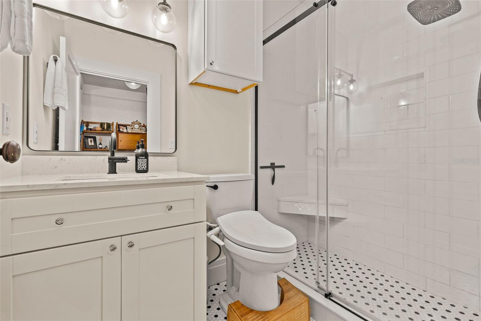 211 S Albany Ave Property Photo 22