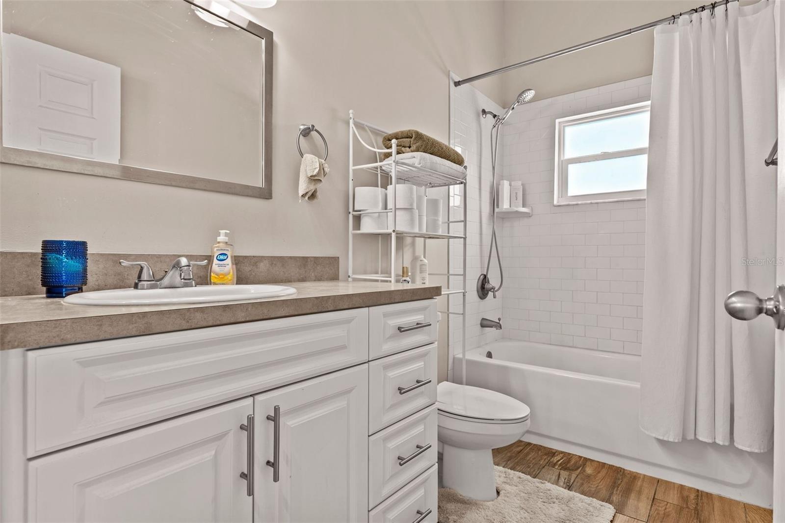 211 S Albany Ave Property Photo 44