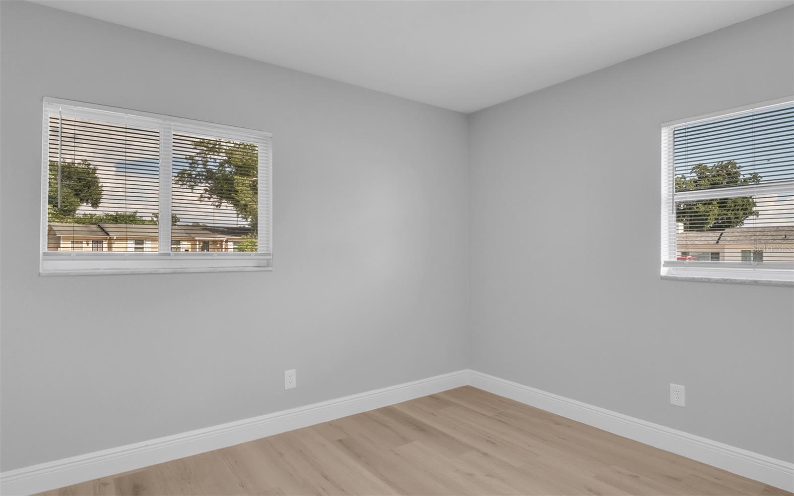 313 Beverly Blvd Property Photo 14