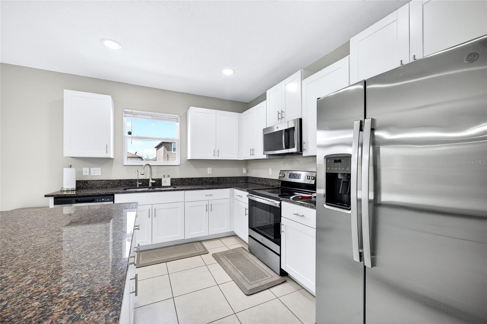 31724 Sun Kettle Loop Property Photo 2