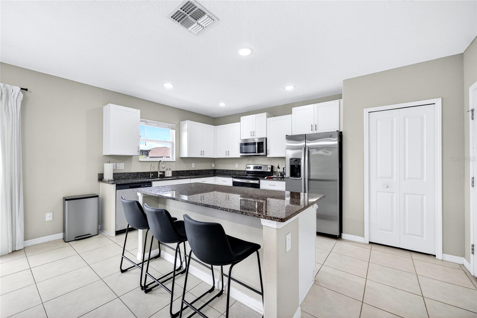 31724 Sun Kettle Loop Property Photo 6