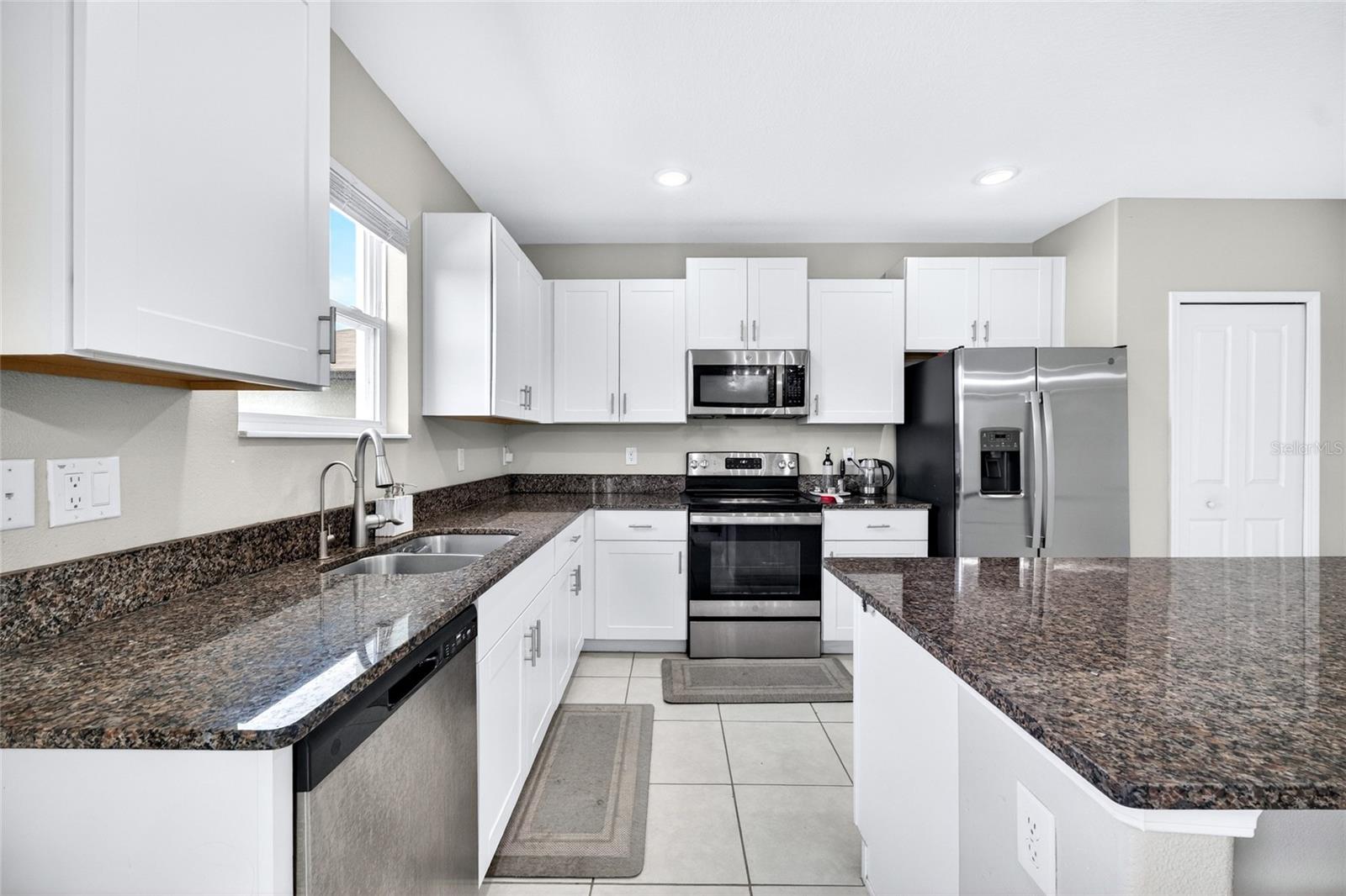 31724 Sun Kettle Loop Property Photo 7