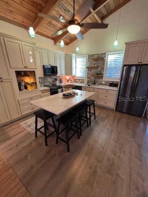 525 Lexington St Property Photo 6