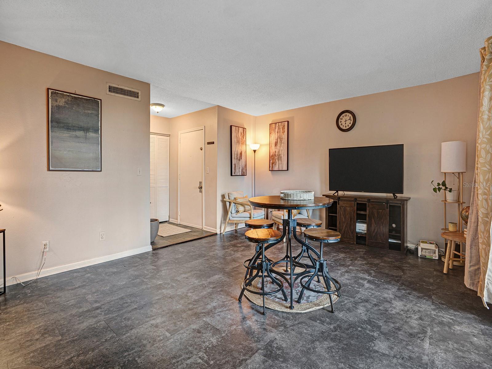 625 N Keene Rd #b Property Photo 6