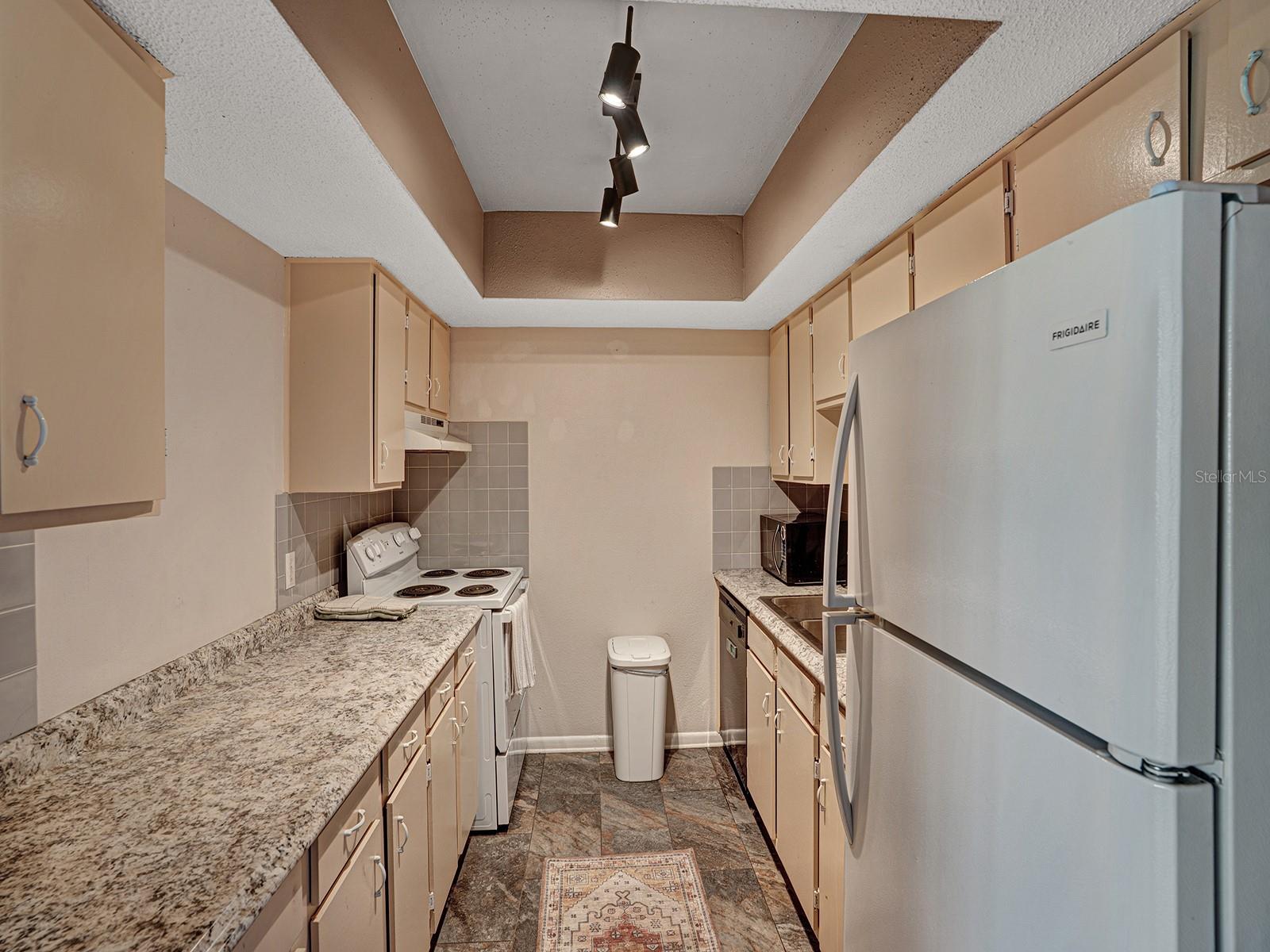 625 N Keene Rd #b Property Photo 8