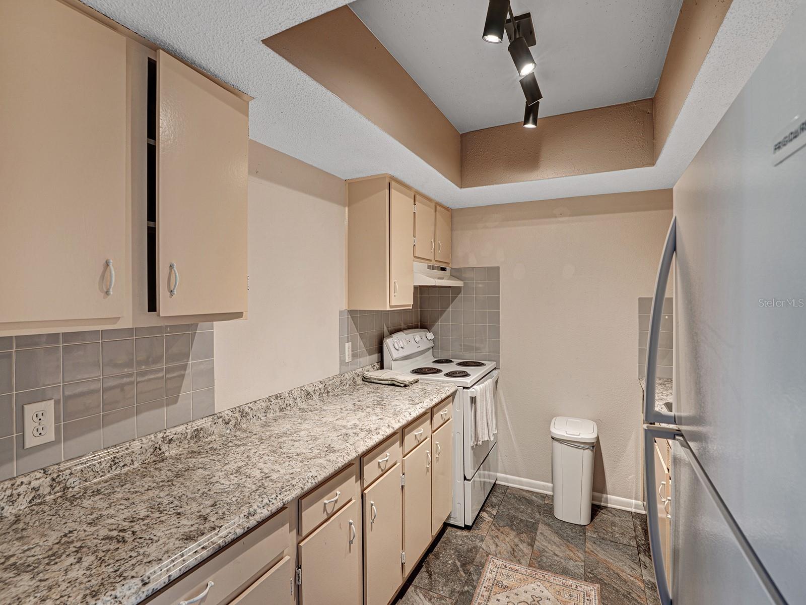 625 N Keene Rd #b Property Photo 9