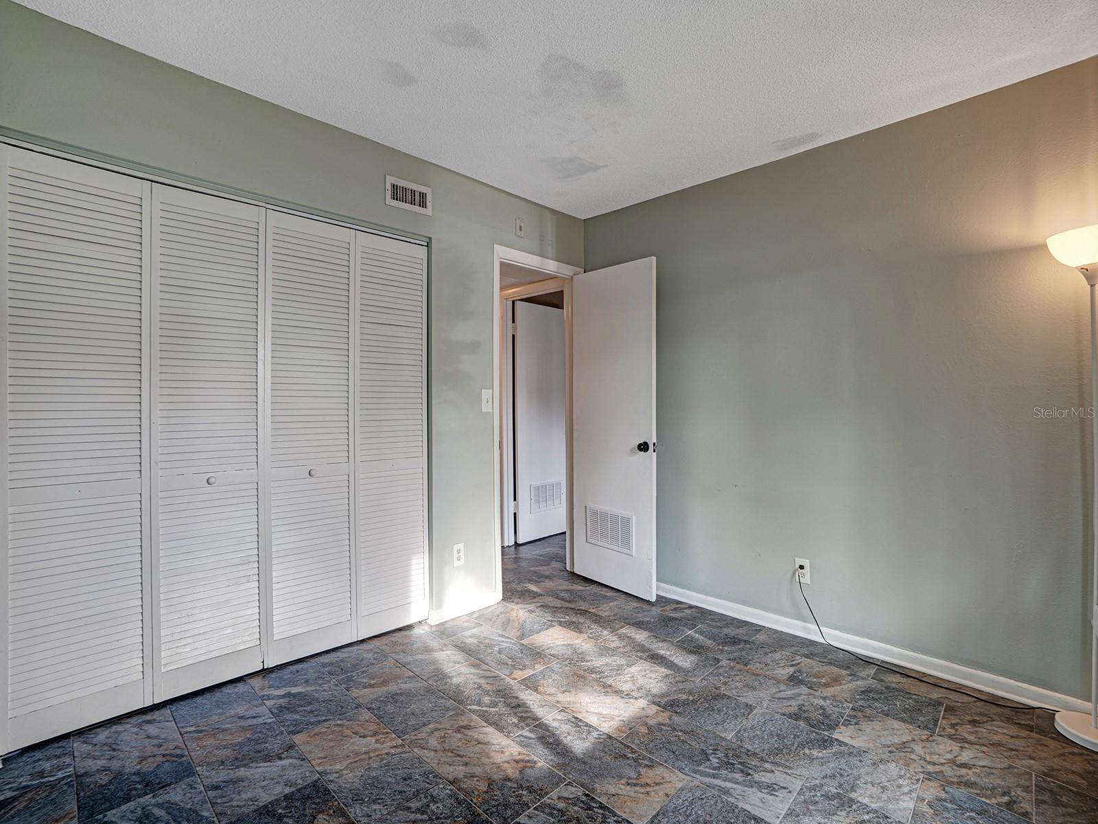 625 N Keene Rd #b Property Photo 17