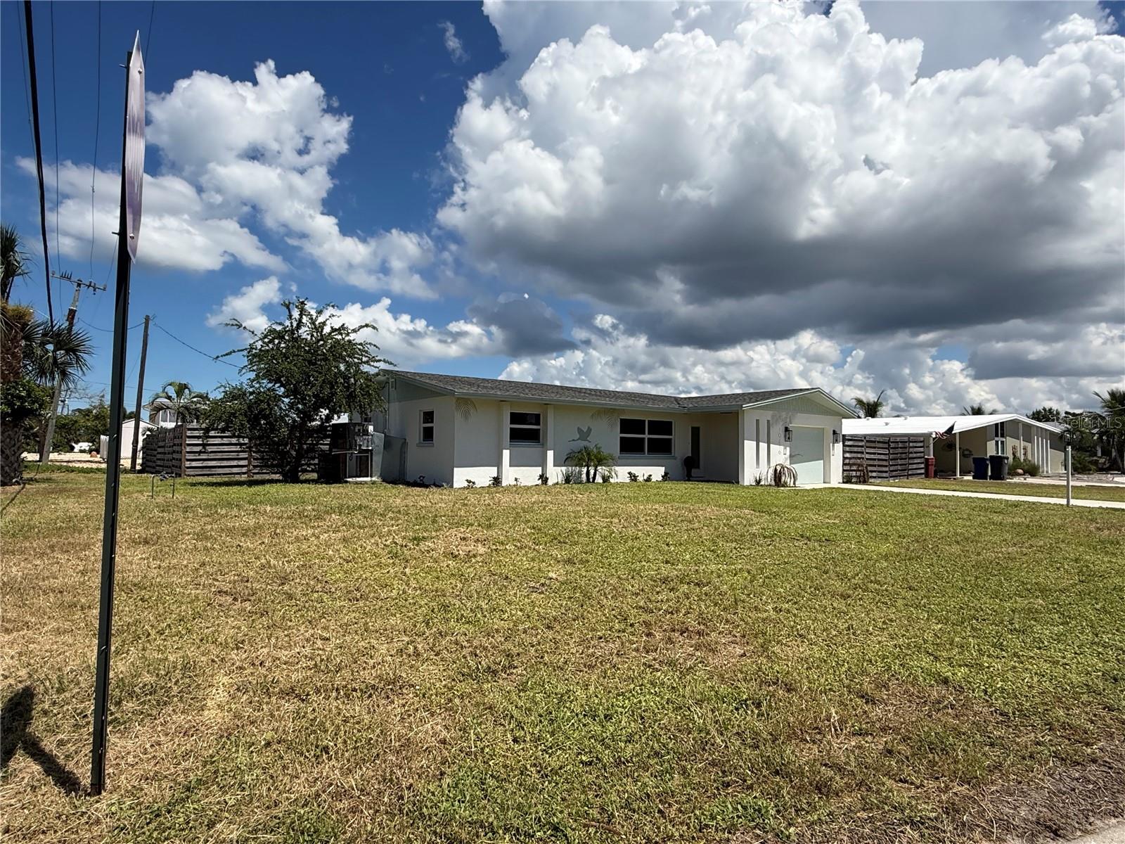 10216 Spoonbill Rd E Property Photo 2