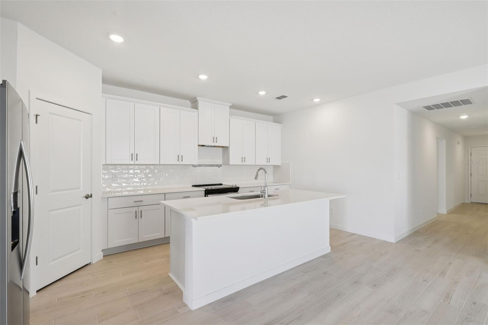 20 Garni Dr Property Photo 5
