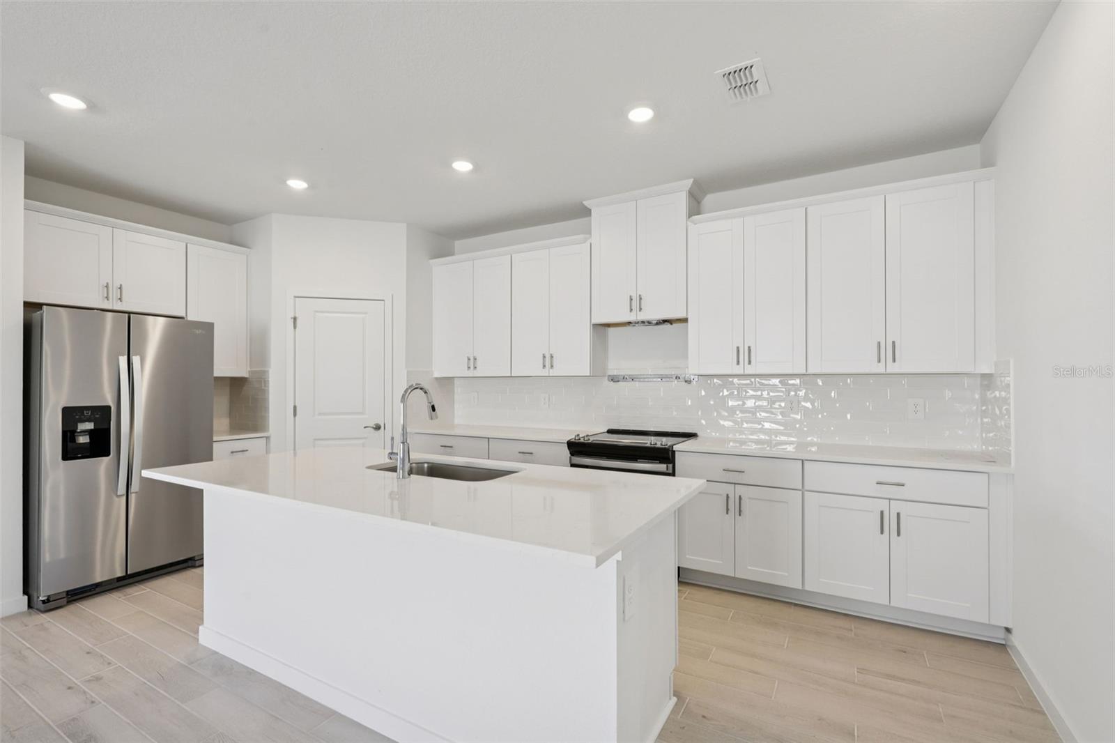 20 Garni Dr Property Photo 6