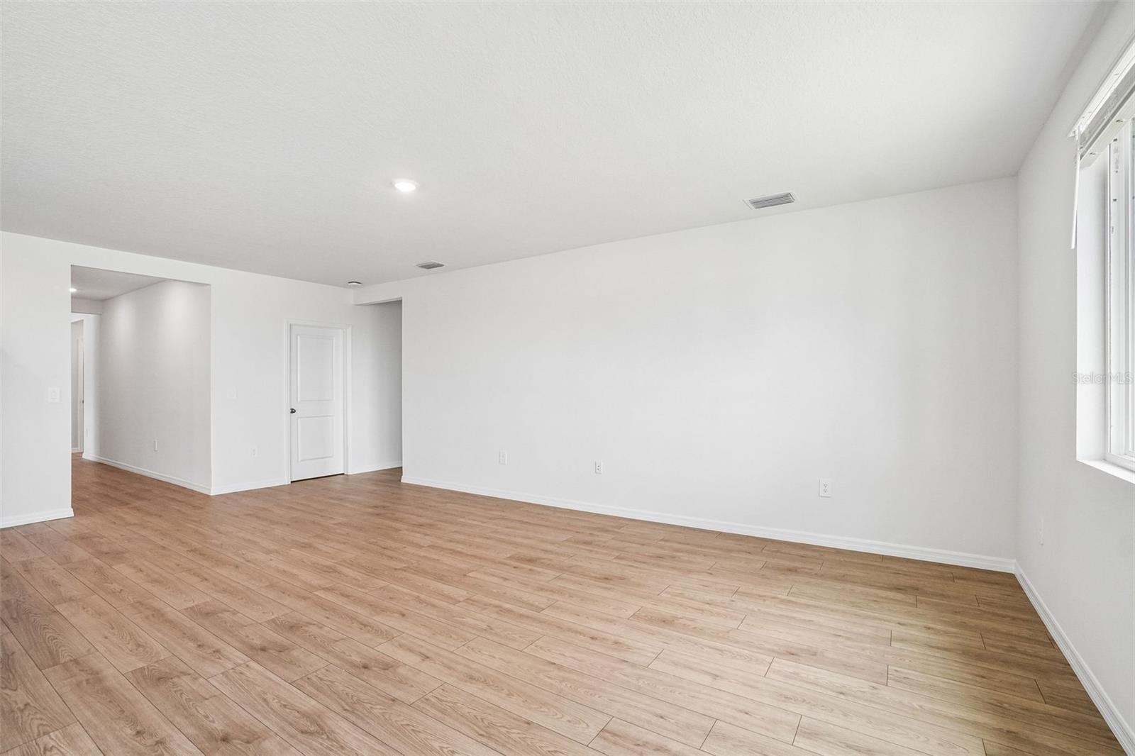 13684 Umber Forest St Property Photo 8