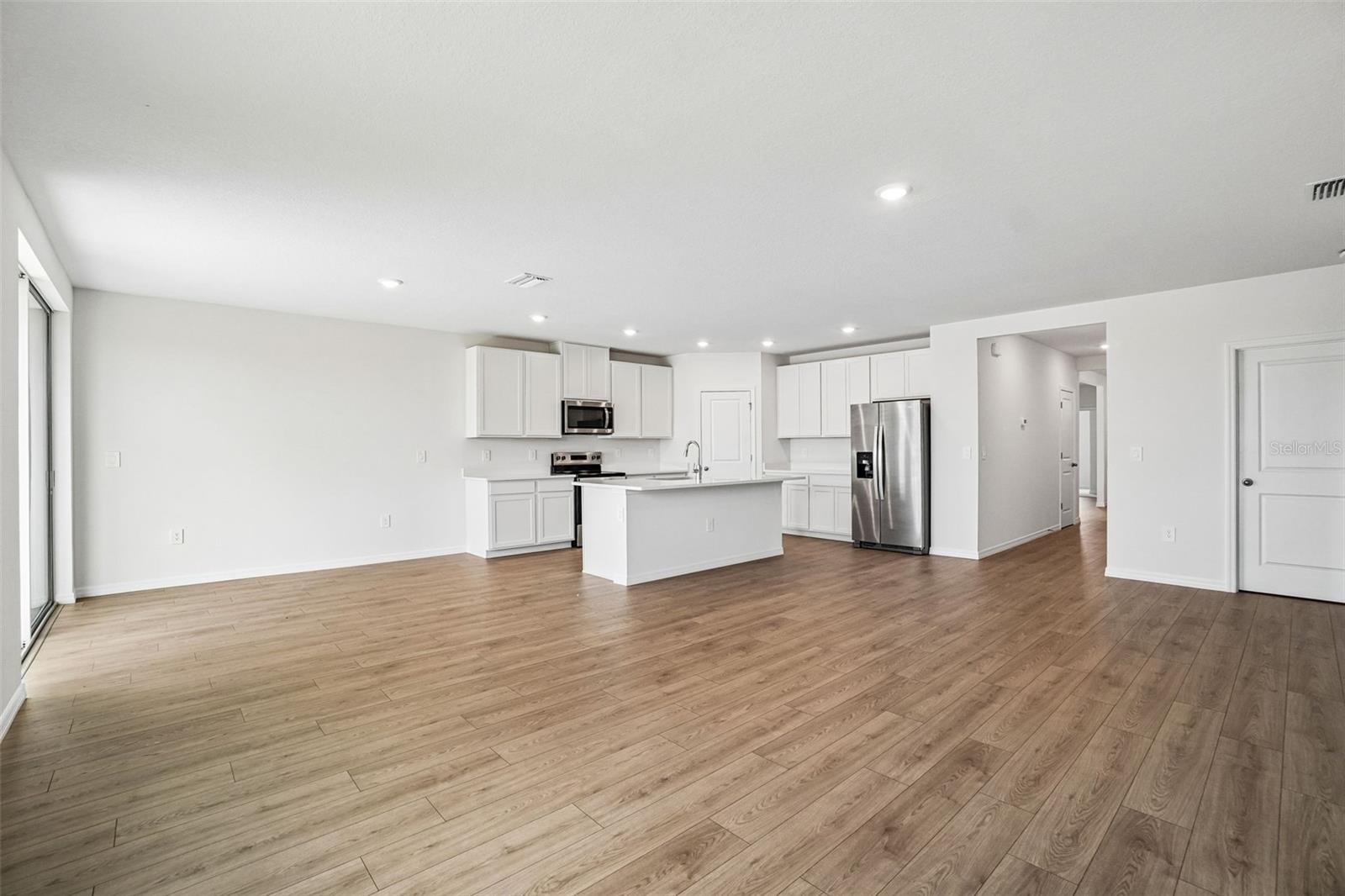 13684 Umber Forest St Property Photo 9