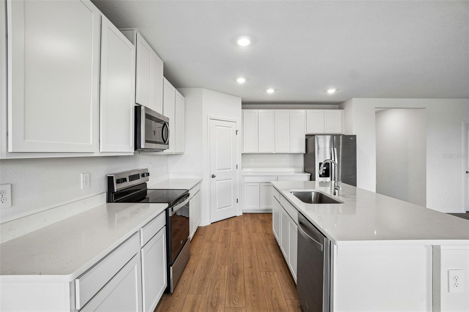 13684 Umber Forest St Property Photo 18