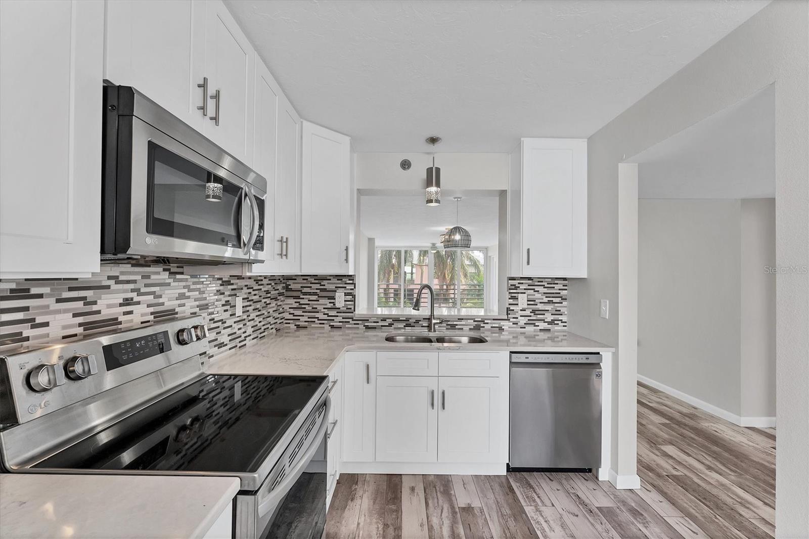 4530 Pinebrook Cir #208 Property Photo 18