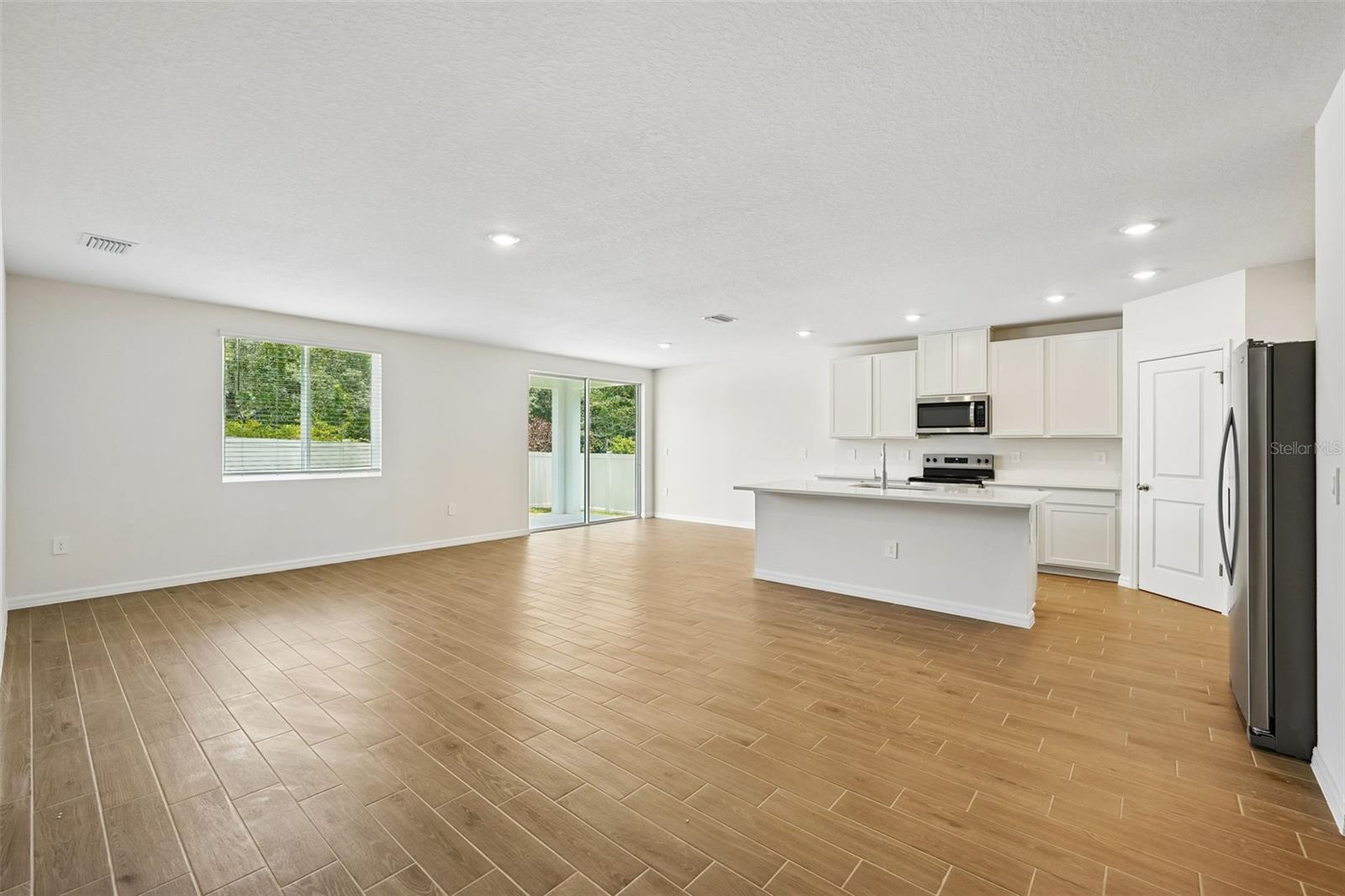 13755 Umber Forest St Property Photo 5