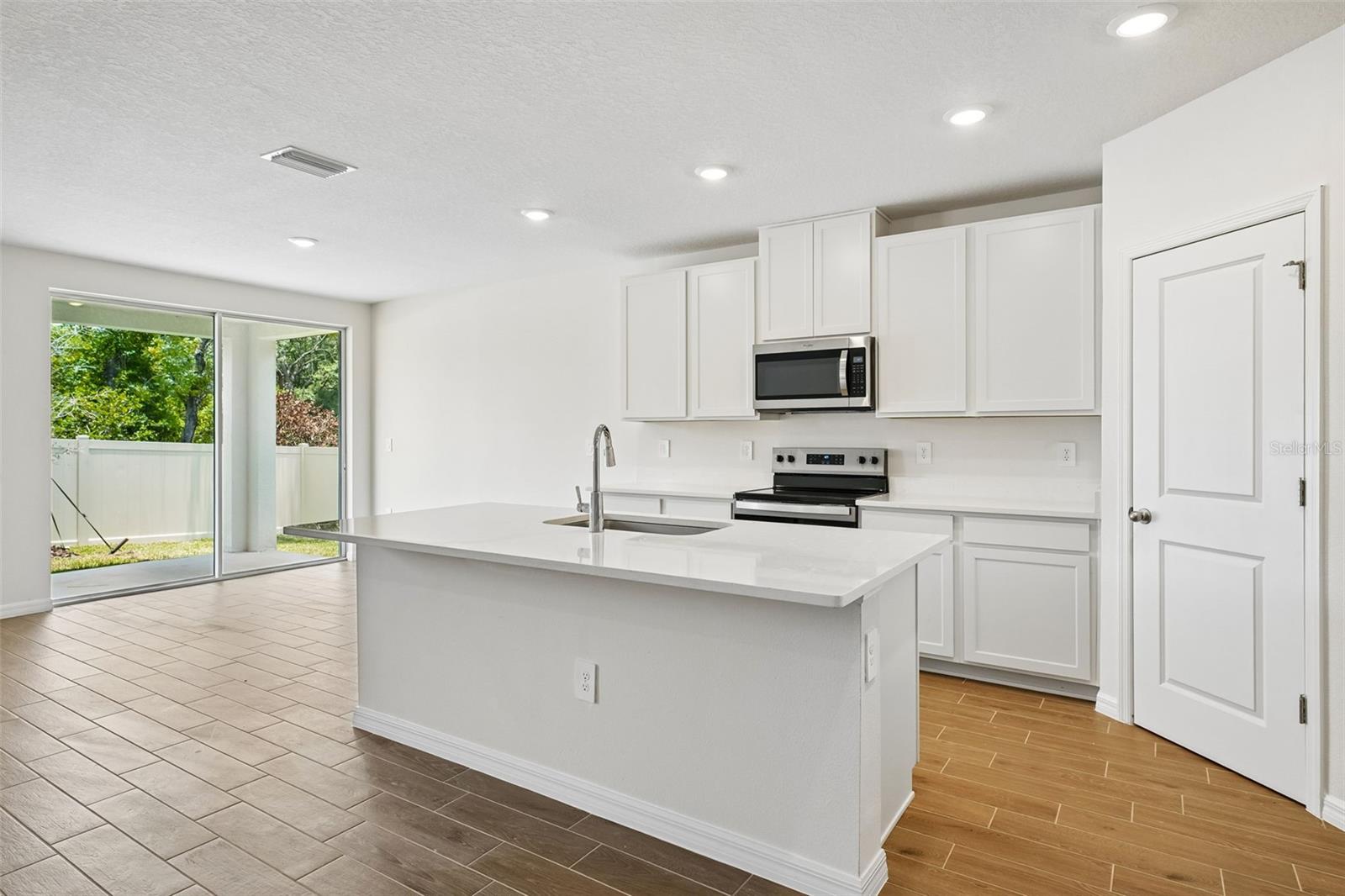 13755 Umber Forest St Property Photo 7
