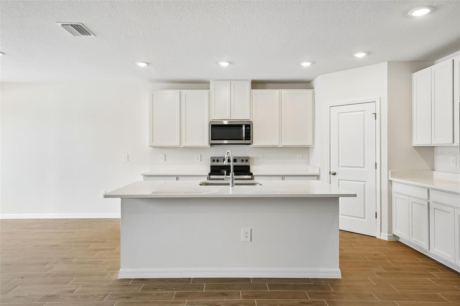 13755 Umber Forest St Property Photo 10