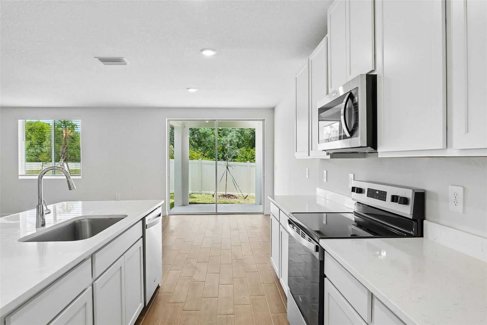 13755 Umber Forest St Property Photo 18