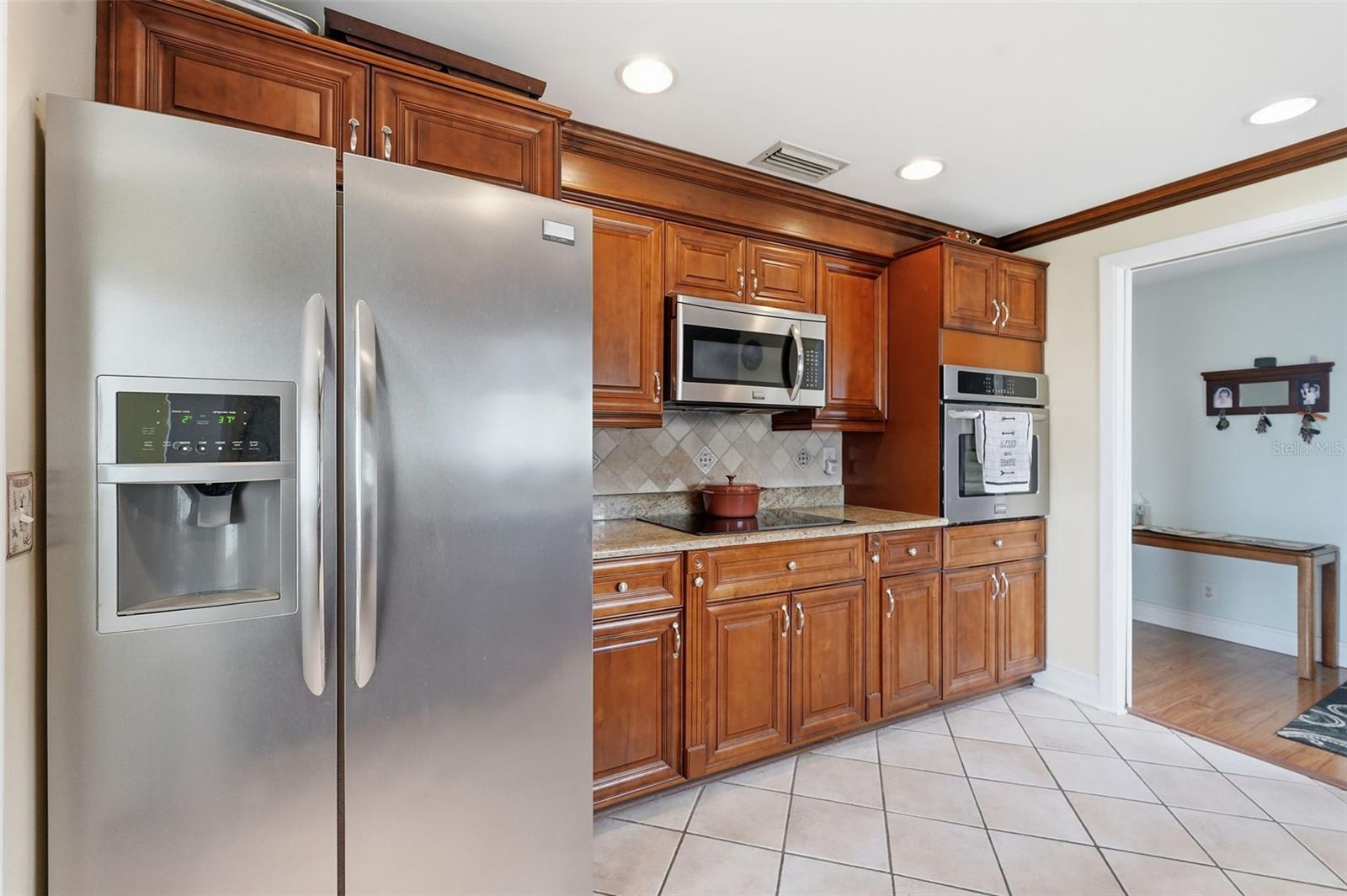 1963 Edgewater Dr Property Photo 37