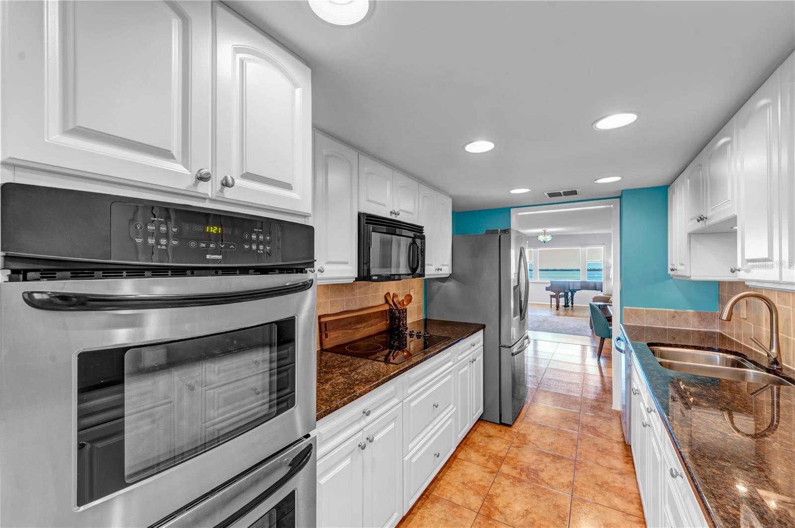 622 Edgewater Dr #823 Property Photo 16