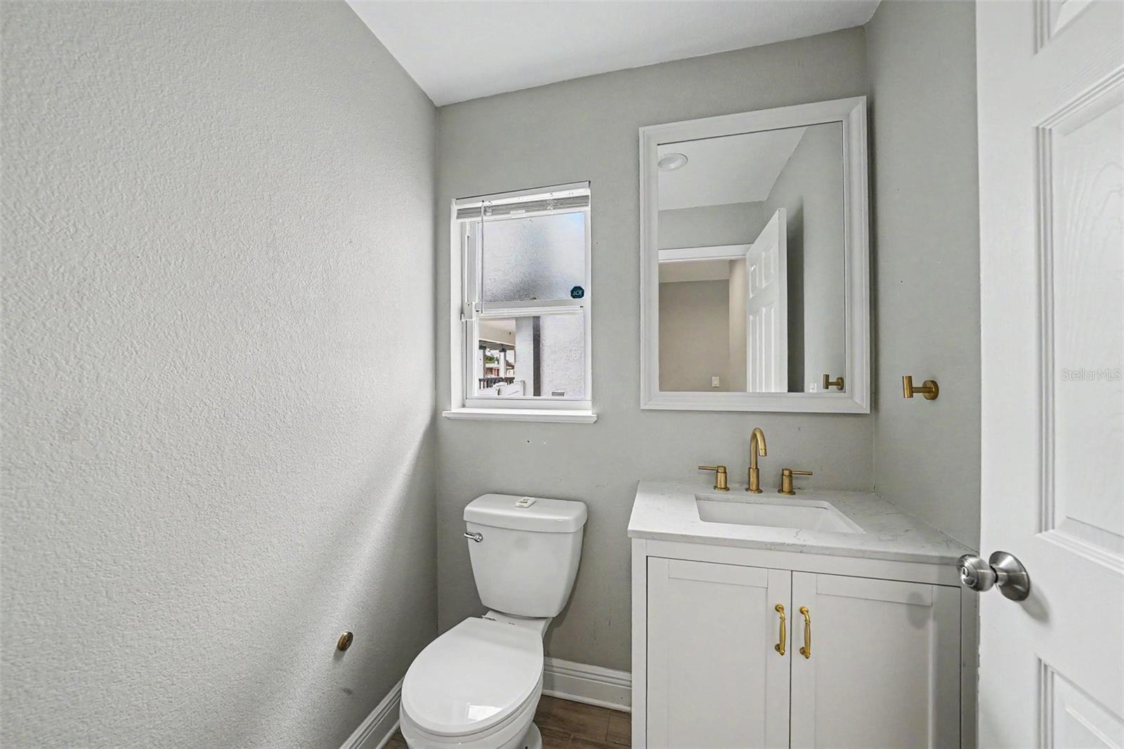 2619 W St Conrad Property Photo 18