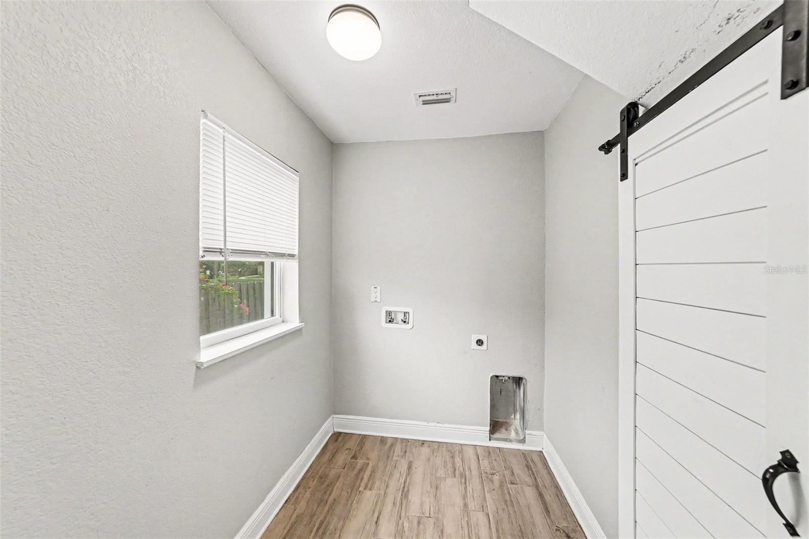 2619 W St Conrad Property Photo 31