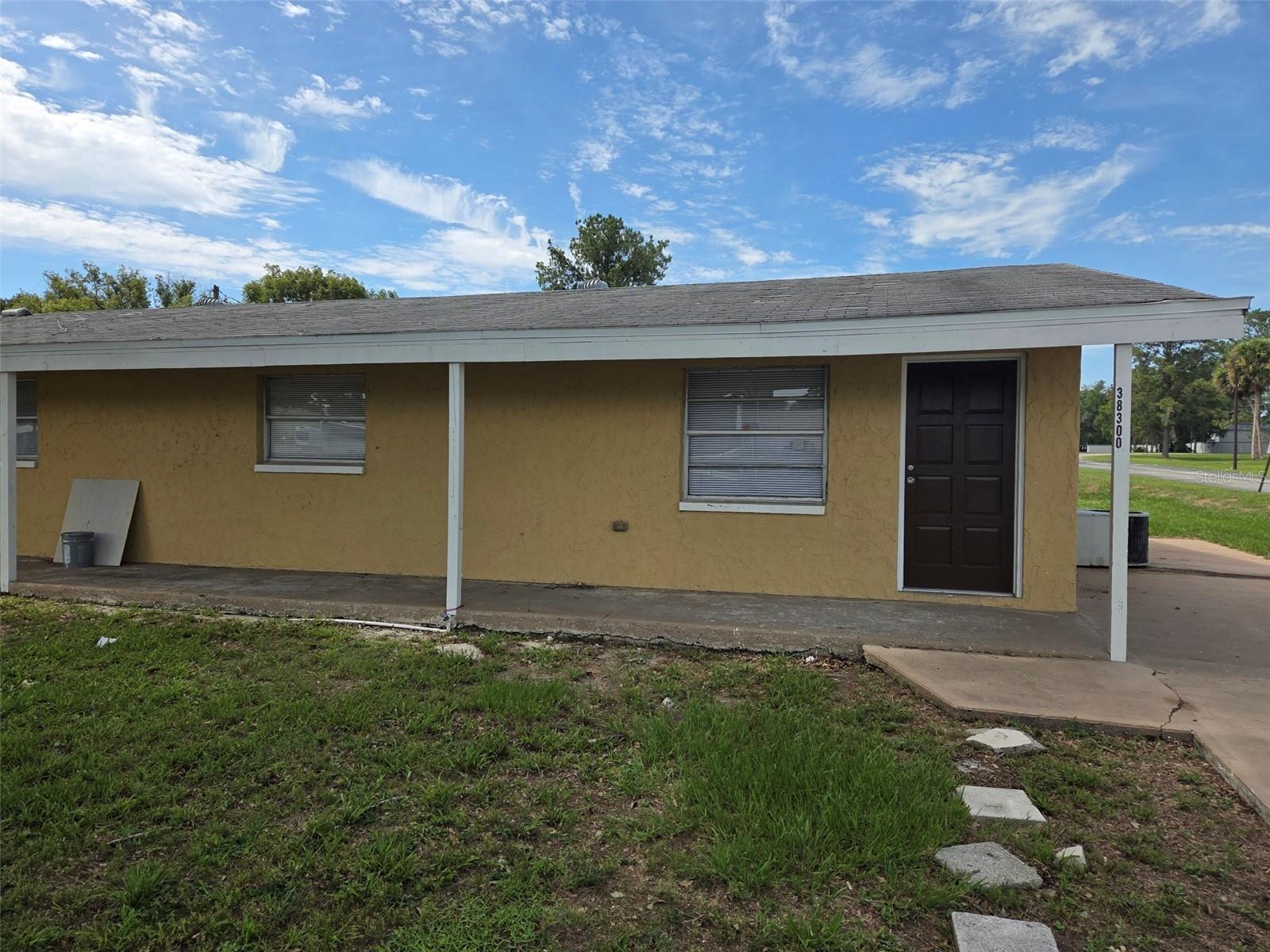 38300 Henry Dr Property Photo 1