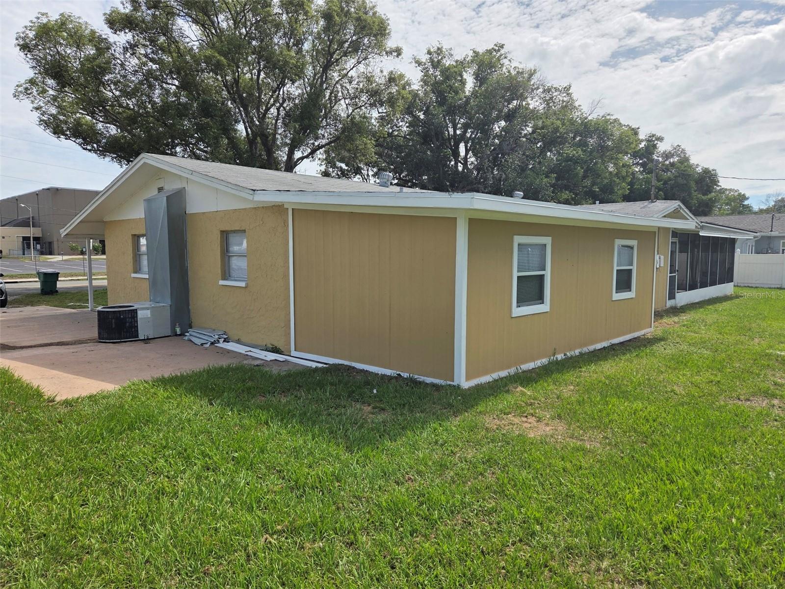38300 Henry Dr Property Photo 3