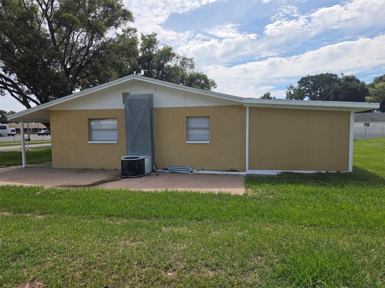 38300 Henry Dr Property Photo 4