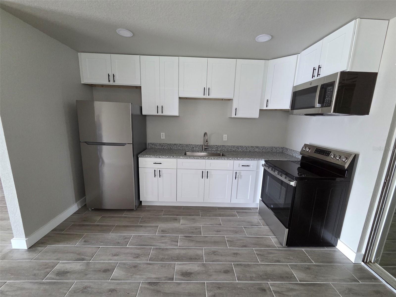 38300 Henry Dr Property Photo 8