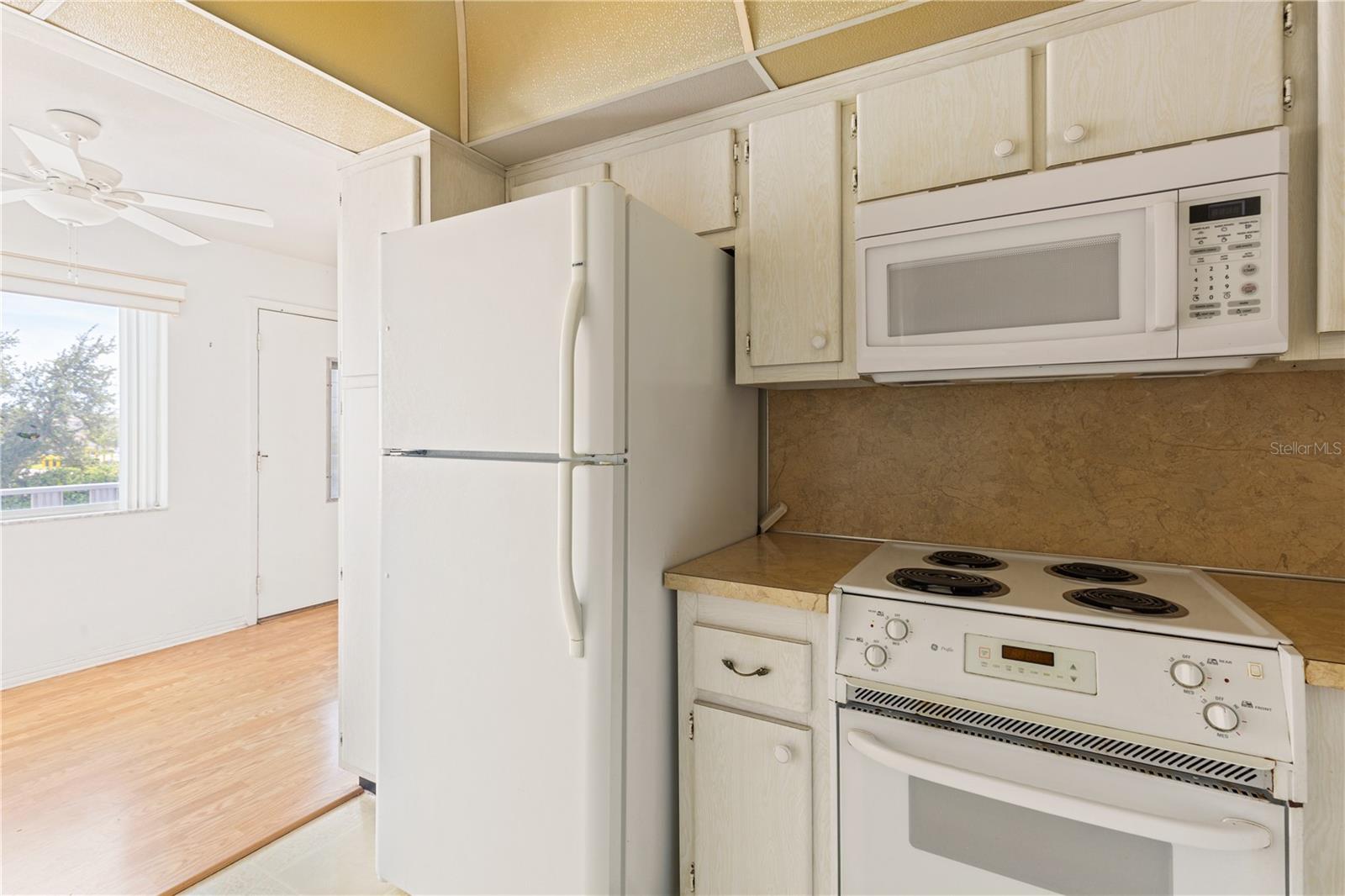 11251 80th Ave #202 Property Photo 5