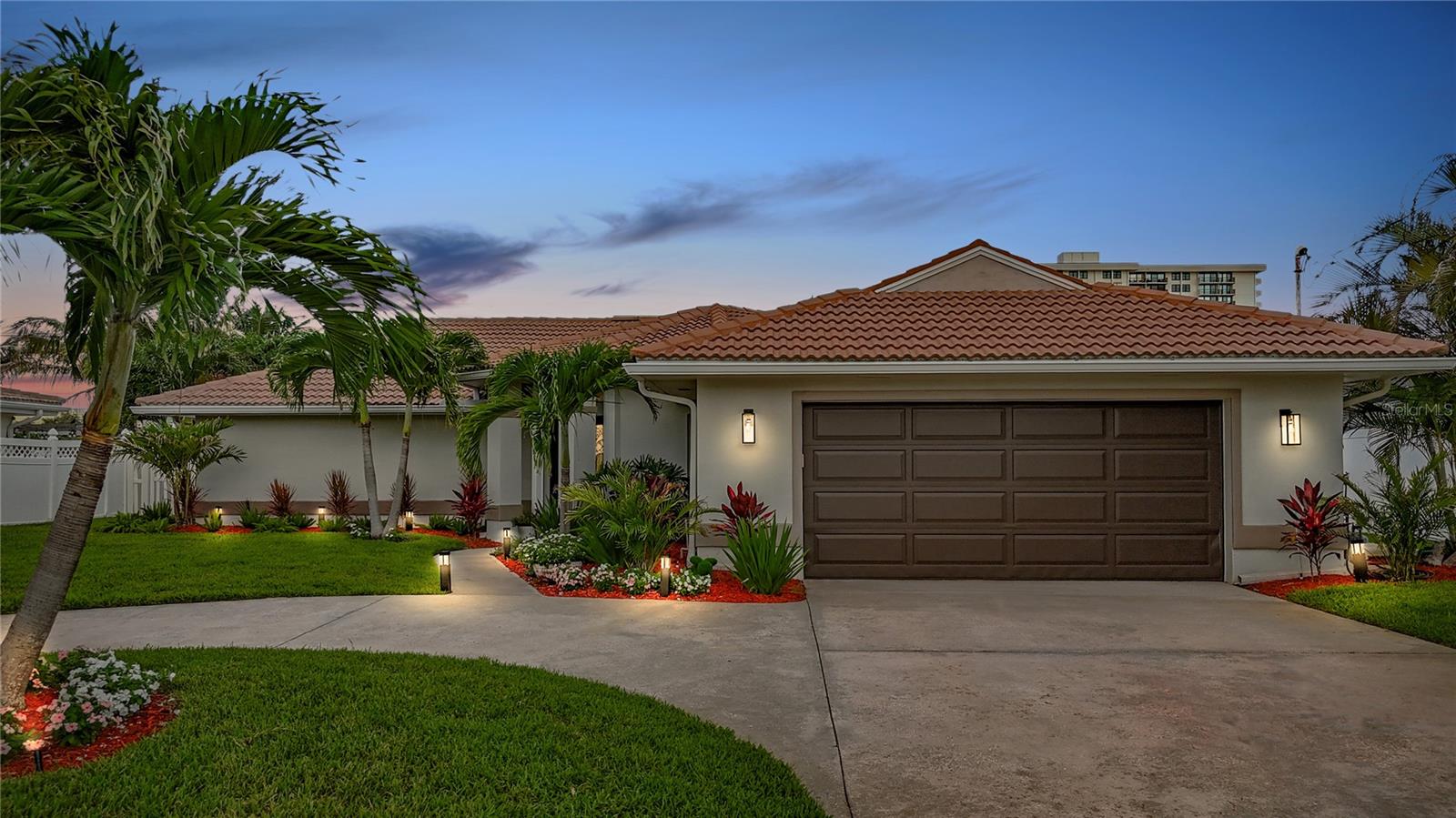 324 Leeward Is Property Photo 1