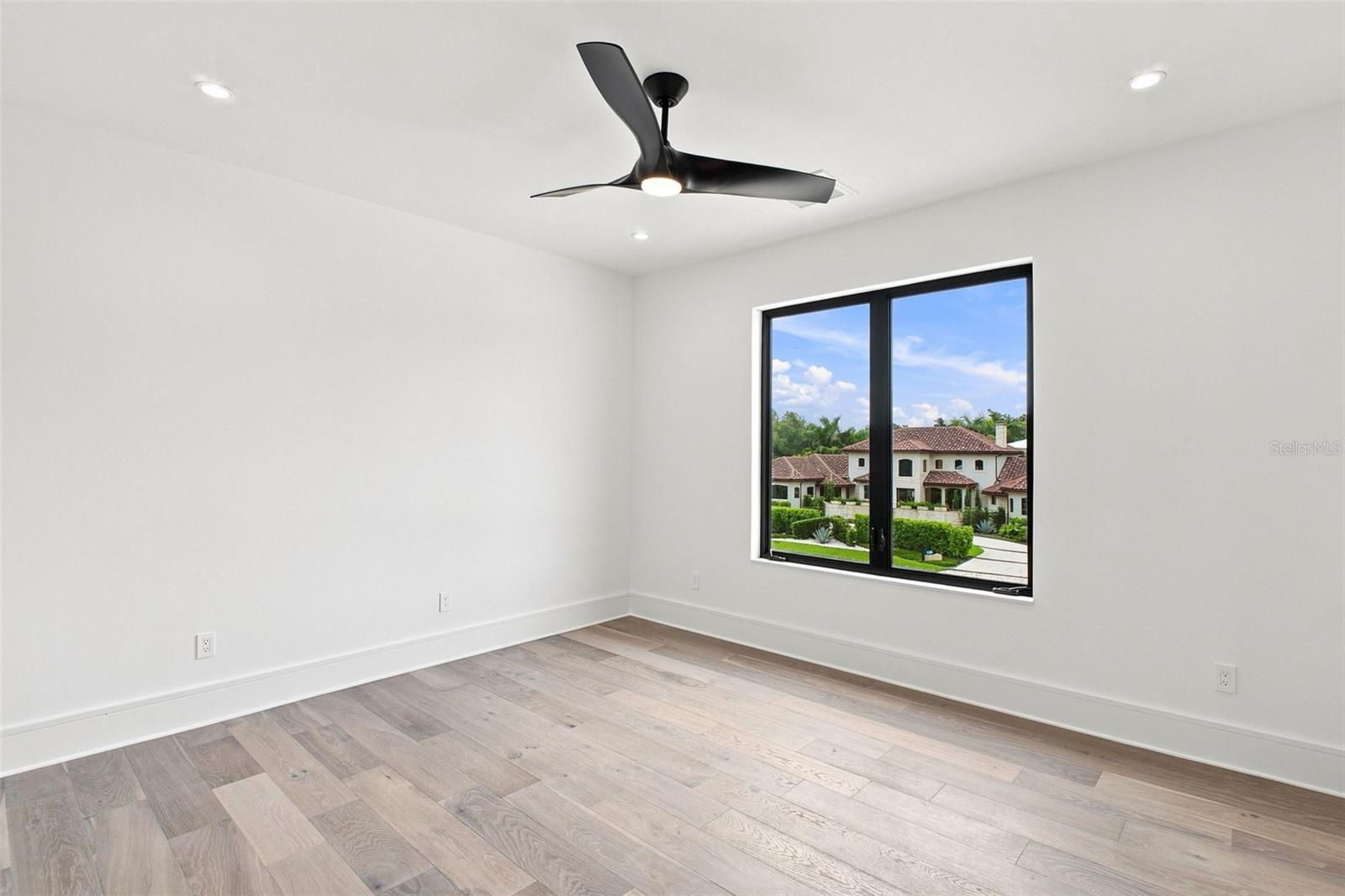 1076 Snell Isle Blvd Ne Property Photo 30
