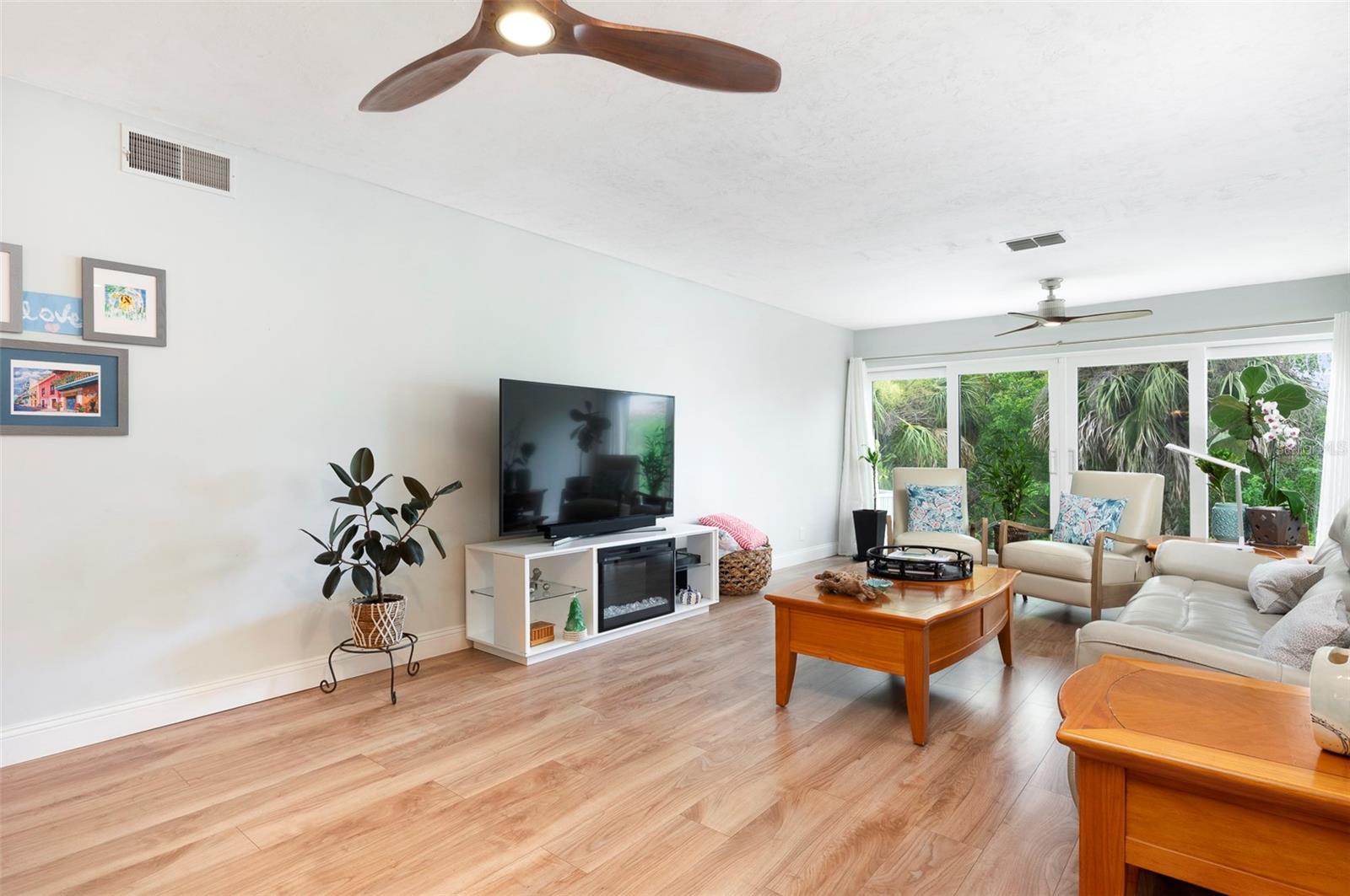 10152 Regal Dr Property Photo 5