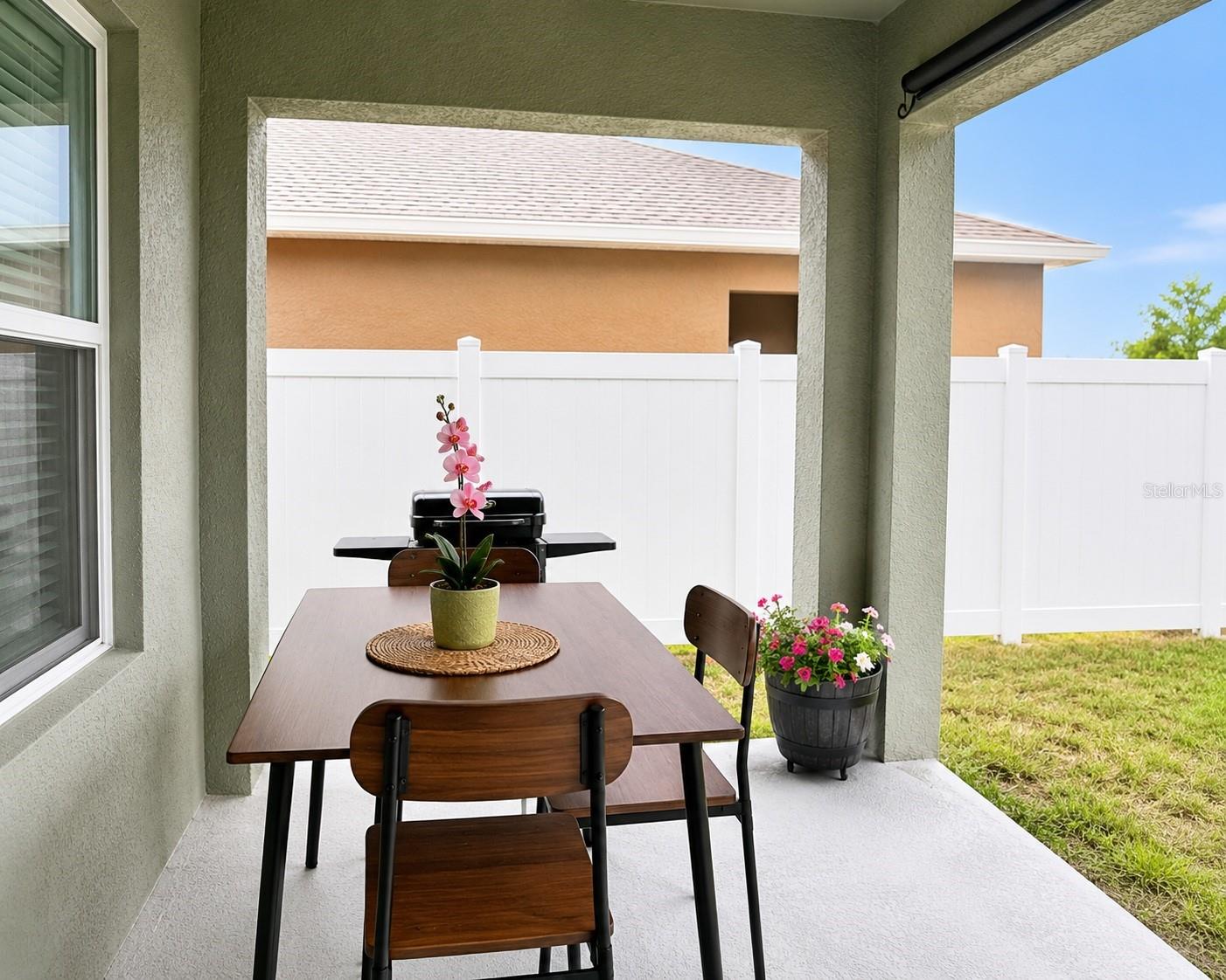 452 Taylor Groves Dr Property Photo 4