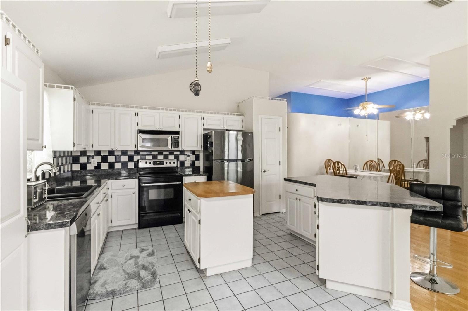 9714 Stone Mountain Pl Property Photo 8